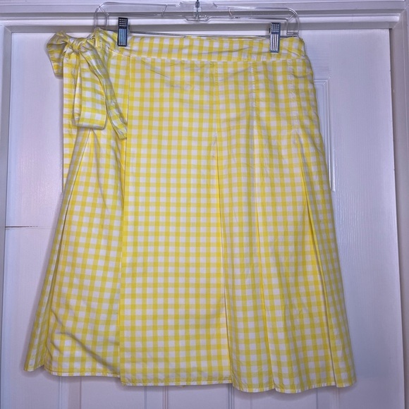 GUC Burberry- 100% cotton- Yellow & White Checked & Pleated Wrap Skirt. US 8 - Picture 1 of 5
